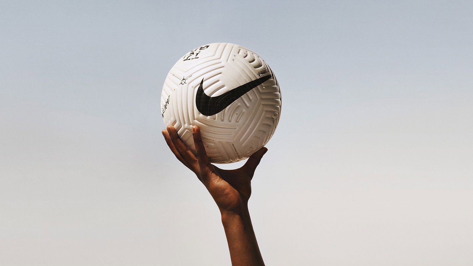 Golf & football fans confused as Nike launch new Flight ball